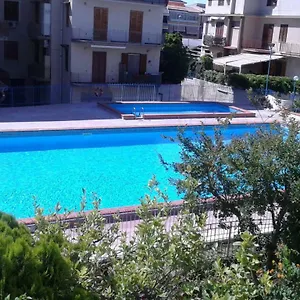 Baia Blu , Falcone Italia